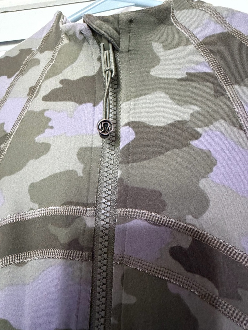 Lululemon Women's Camouflage Zip-Up Jacket in Olive & Lavender - Picture 3 of 3